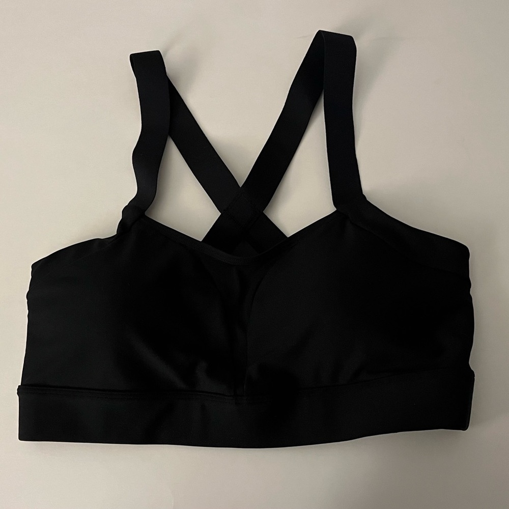 NWT Under Armour, Low Impact, padded sports bra, black, size medium